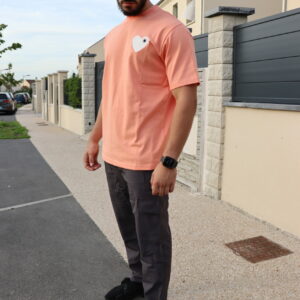 T-shirt & tee-shirt streetwear homme orange avec coeur et pantalon noir