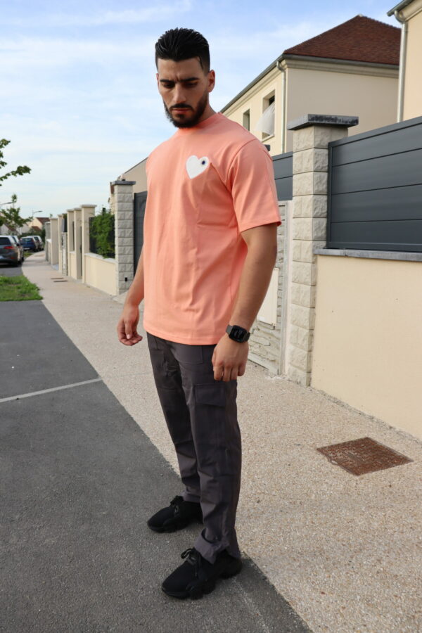 T-shirt & tee-shirt streetwear homme orange avec coeur et pantalon noir